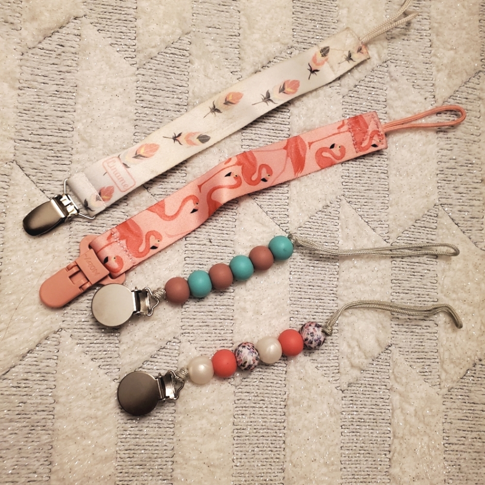 Paci Clips